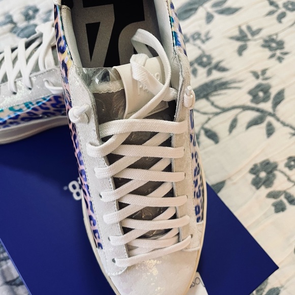 NIB-P448 HOLOGRAM TENNIS SHOES - Picture 8 of 10